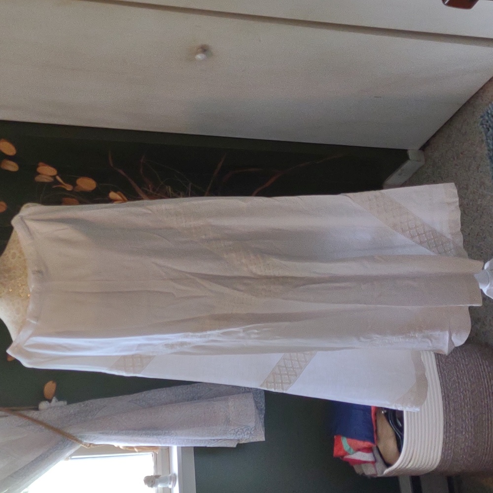 Saint Tropez West white maxi skirt. Size 10.